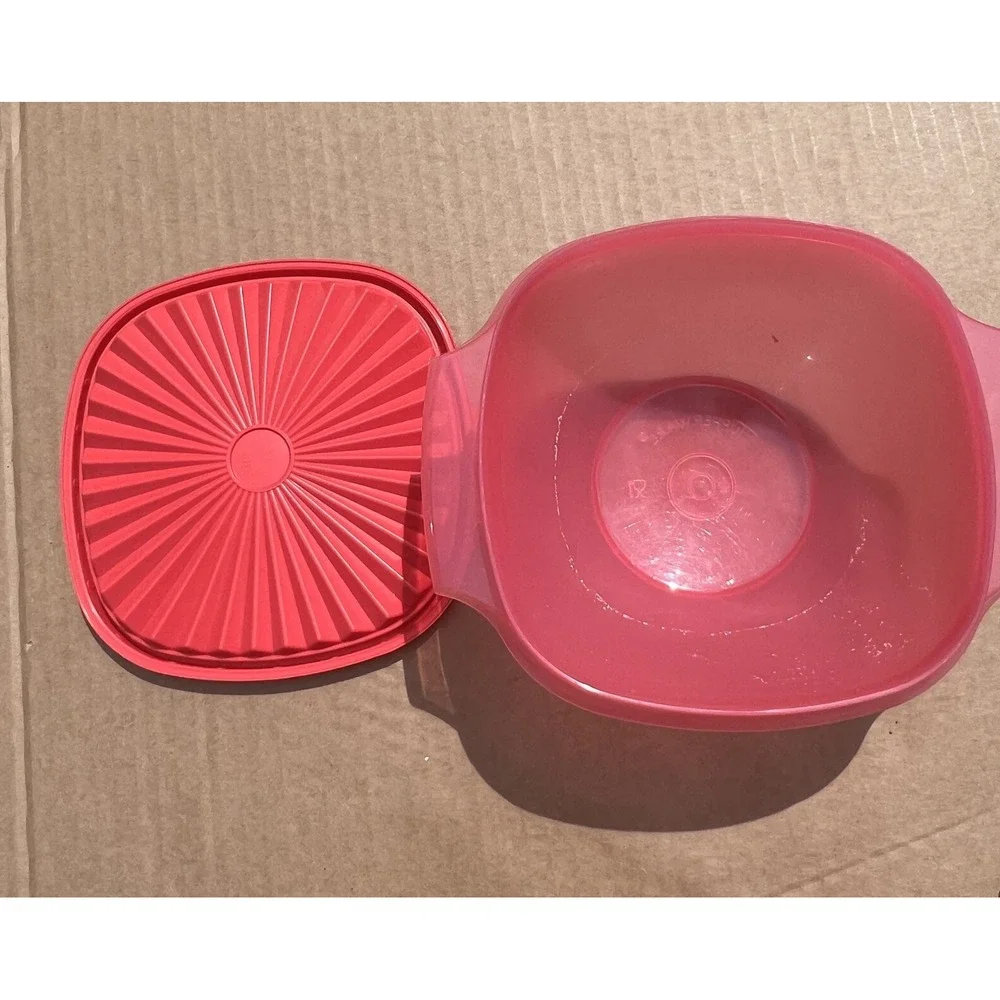 Tupperware‎ Square-ish Pink Food Storage Container with Lid - Vintage Kitchen